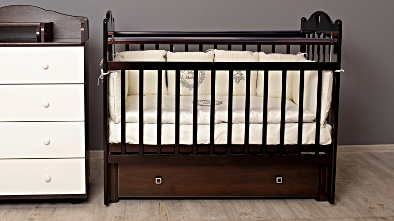 Кроватка для новорожденного Bombus Милана (маятник, ящик; цв. венге) (0)