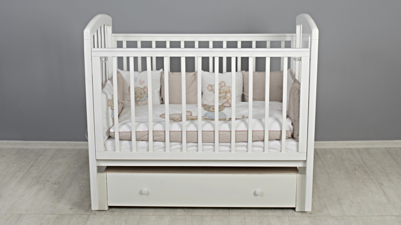 Кроватка для новорожденного Bombus Принц (маятник, ящик; цв. белый) (0)